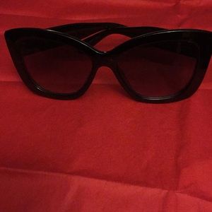 Pin up style sunglasses